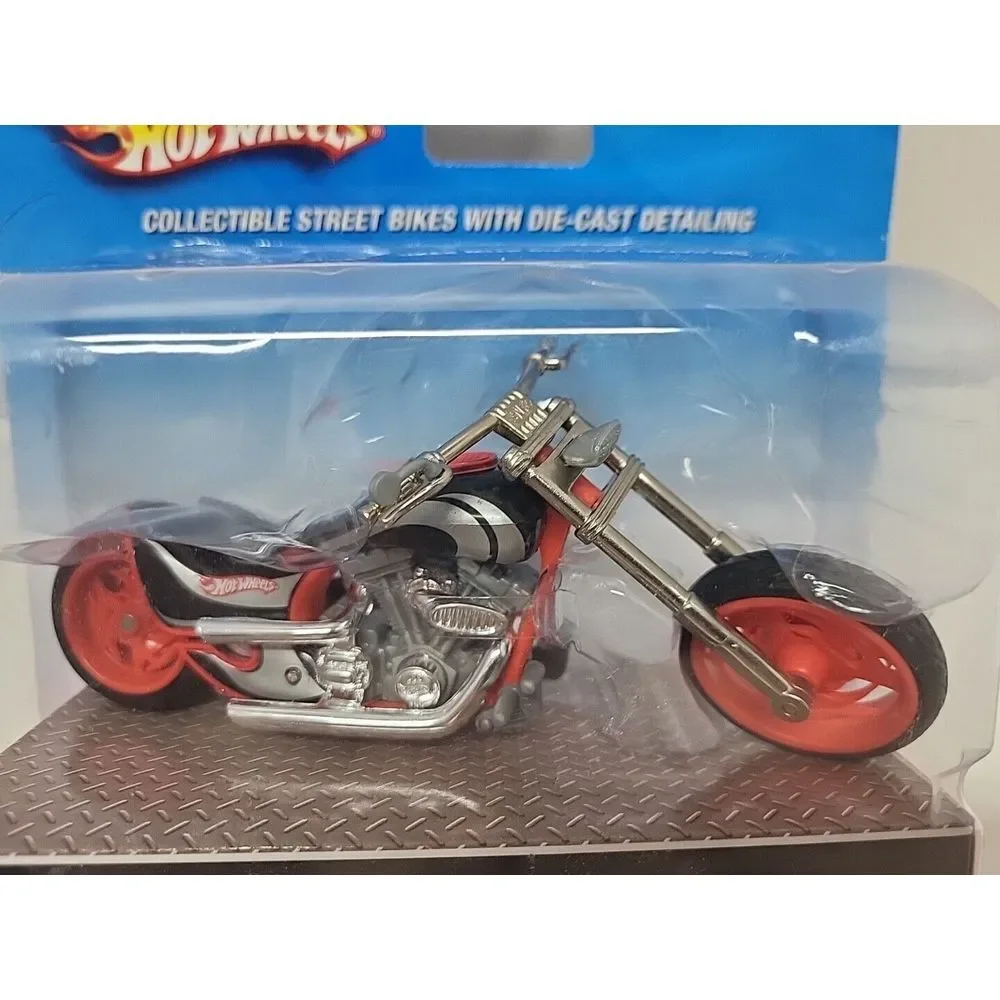 New 2009 Hot Wheels Street Power Street‎ Bikes - Twin Flame 1:18